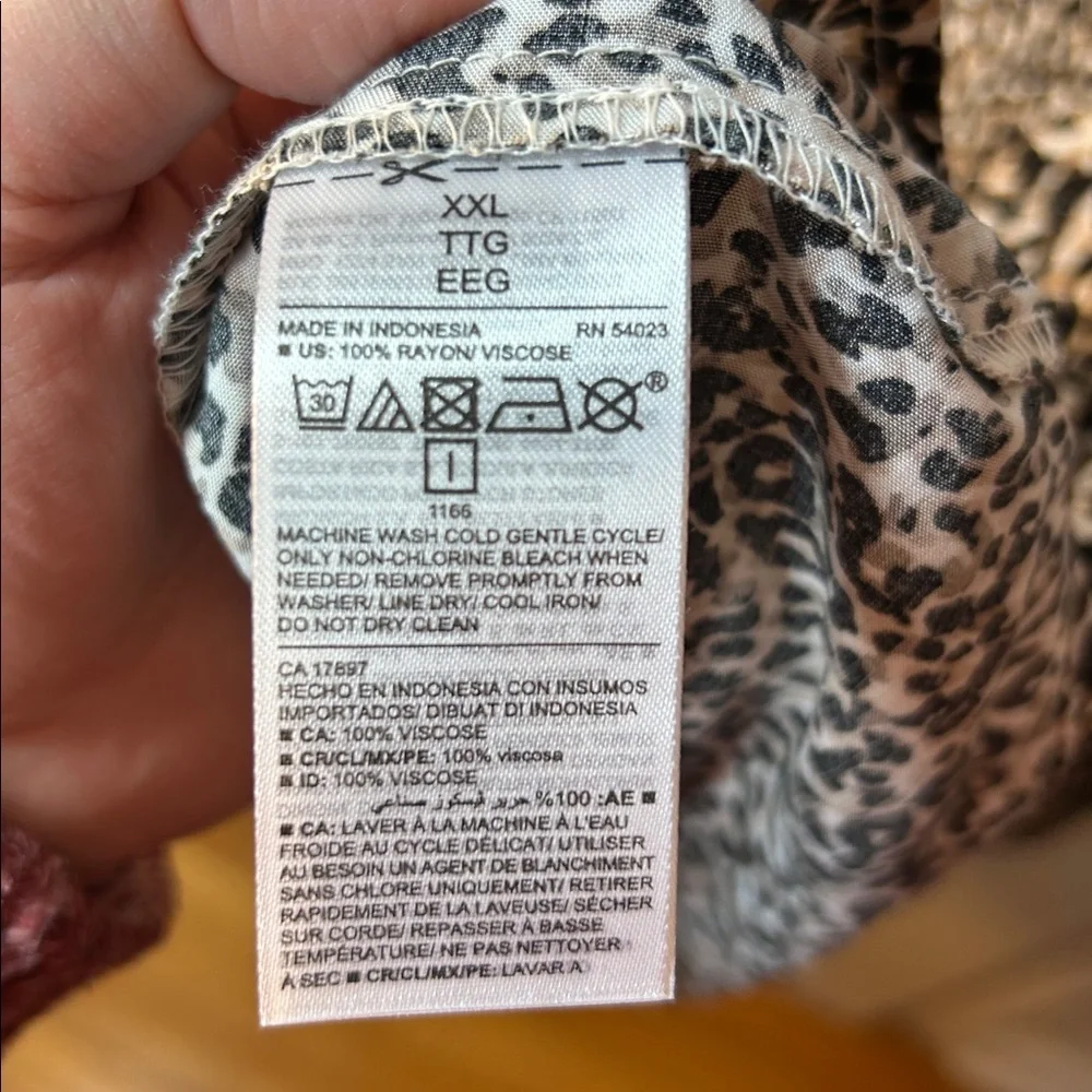 Old Navy Animal Print Blouse XXL Long Sleeve Open Neck - Picture 7 of 9